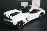 AutoArt Lamborghini 2012 Aventador J White 1:18 – نموذج معدني قابل للجمع مصبوب.