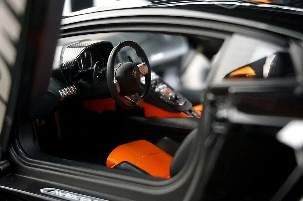 AutoArt Lamborghini 2012 Aventador LP700-4 LB-ووركس بلاك 1:18 – نموذج معدني قابل للجمع من القالب المصبوب