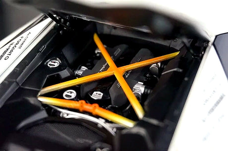 AutoArt Lamborghini 2012 Aventador LP700-4 LB-ووركس وايت 1:18 – نموذج معدني قابل للجمع من القالب المصبوب