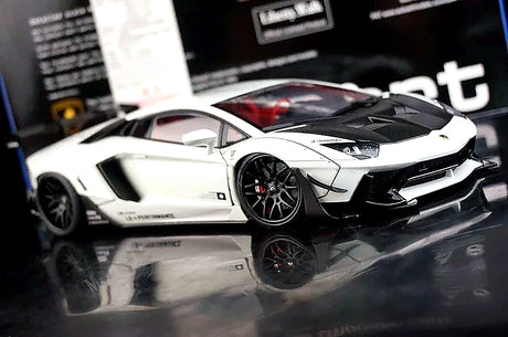 AutoArt Lamborghini 2012 Aventador LP700-4 LB-ووركس وايت 1:18 – نموذج معدني قابل للجمع من القالب المصبوب