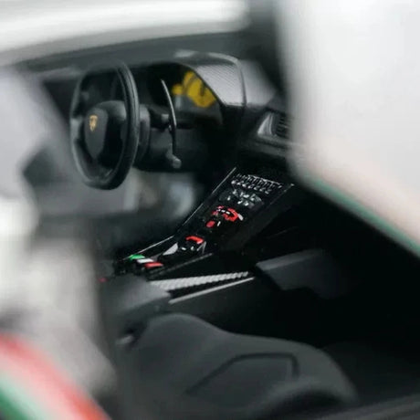 AutoArt Lamborghini 2013 Veneno Bianco Isis 1:18 – نموذج معدني مصبوب لهواة الجمع