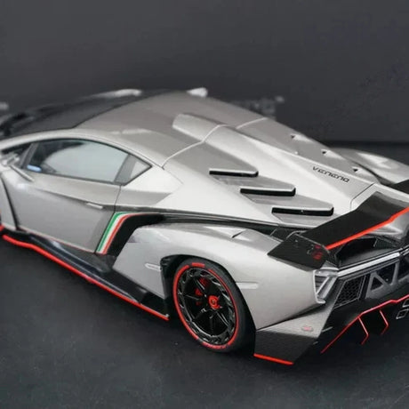 AutoArt Lamborghini 2013 Veneno Bianco Isis 1:18 – نموذج معدني مصبوب لهواة الجمع
