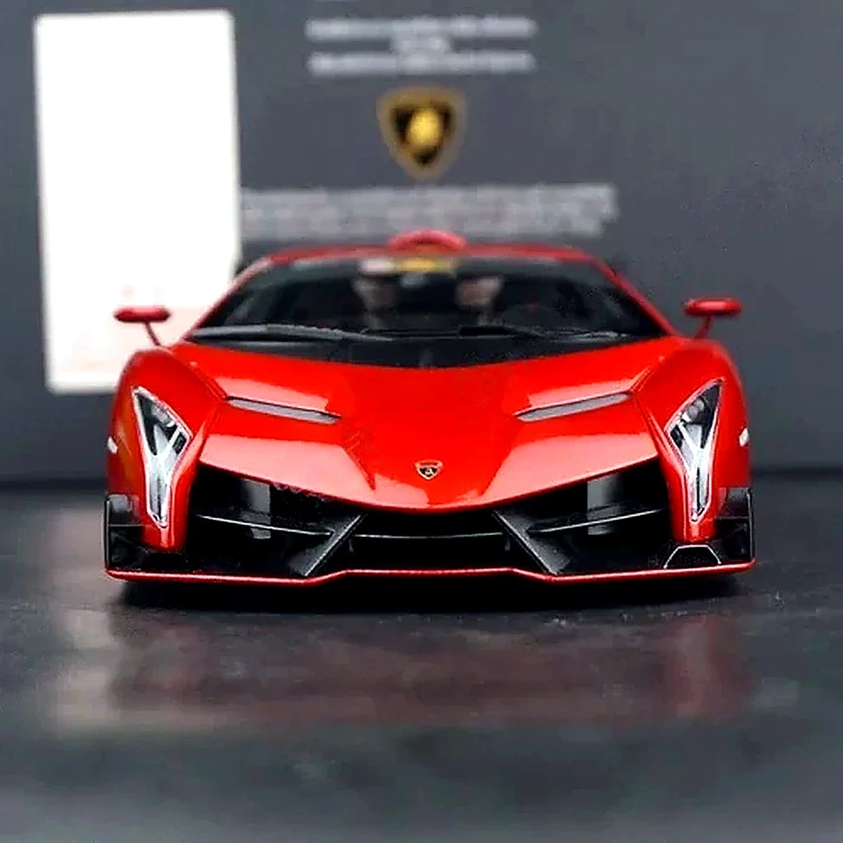 AutoArt Lamborghini 2013 فينينو بورغندي 1:18 – نموذج معدني قابل للجمع من القالب المصبوب