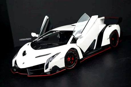 AutoArt Lamborghini 2013 فينينو وايت 1:18 – نموذج معدني قابل للجمع من القالب المصبوب.