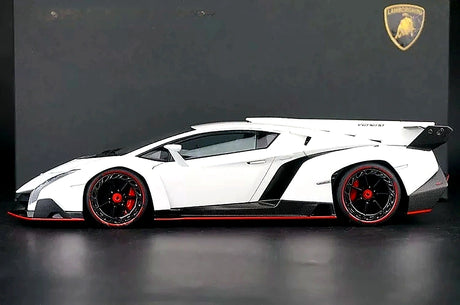 AutoArt Lamborghini 2013 فينينو وايت 1:18 – نموذج معدني قابل للجمع من القالب المصبوب.
