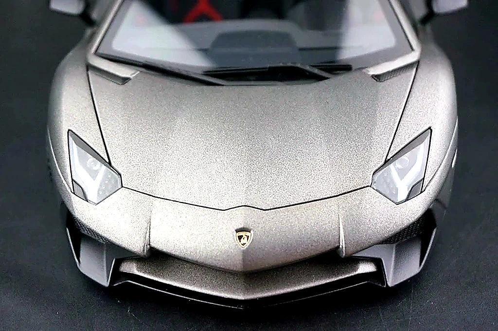 AutoArt Lamborghini 2015 Aventador LP750-4 SV Gray 1:18 – Modello da collezione pressofuso