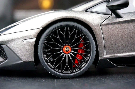 AutoArt Lamborghini 2015 Aventador LP750-4 SV رمادي 1:18 – نماذج معدنية قابلة للجمع من القالب المصبوب