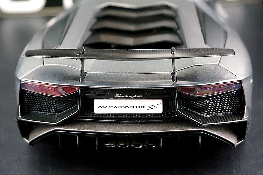 AutoArt Lamborghini 2015 Aventador LP750-4 SV Gray 1:18 – Modello da collezione pressofuso