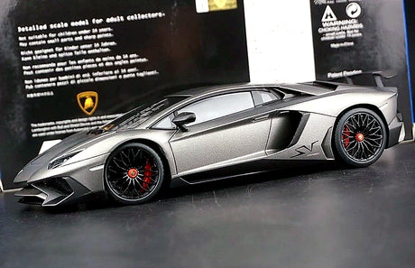 AutoArt Lamborghini 2015 Aventador LP750-4 SV رمادي 1:18 – نماذج معدنية قابلة للجمع من القالب المصبوب