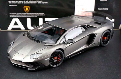 AutoArt Lamborghini 2015 Aventador LP750-4 SV رمادي 1:18 – نماذج معدنية قابلة للجمع من القالب المصبوب