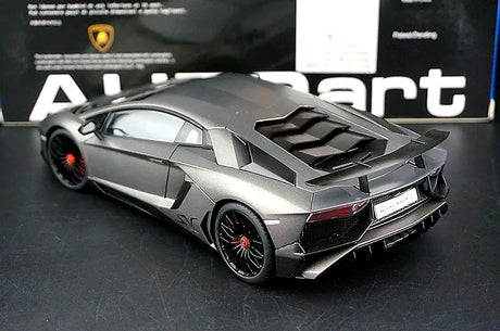 AutoArt Lamborghini 2015 Aventador LP750-4 SV رمادي 1:18 – نماذج معدنية قابلة للجمع من القالب المصبوب