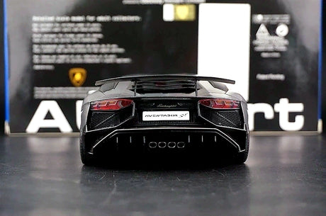 AutoArt Lamborghini 2015 Aventador LP750-4 SV رمادي 1:18 – نماذج معدنية قابلة للجمع من القالب المصبوب