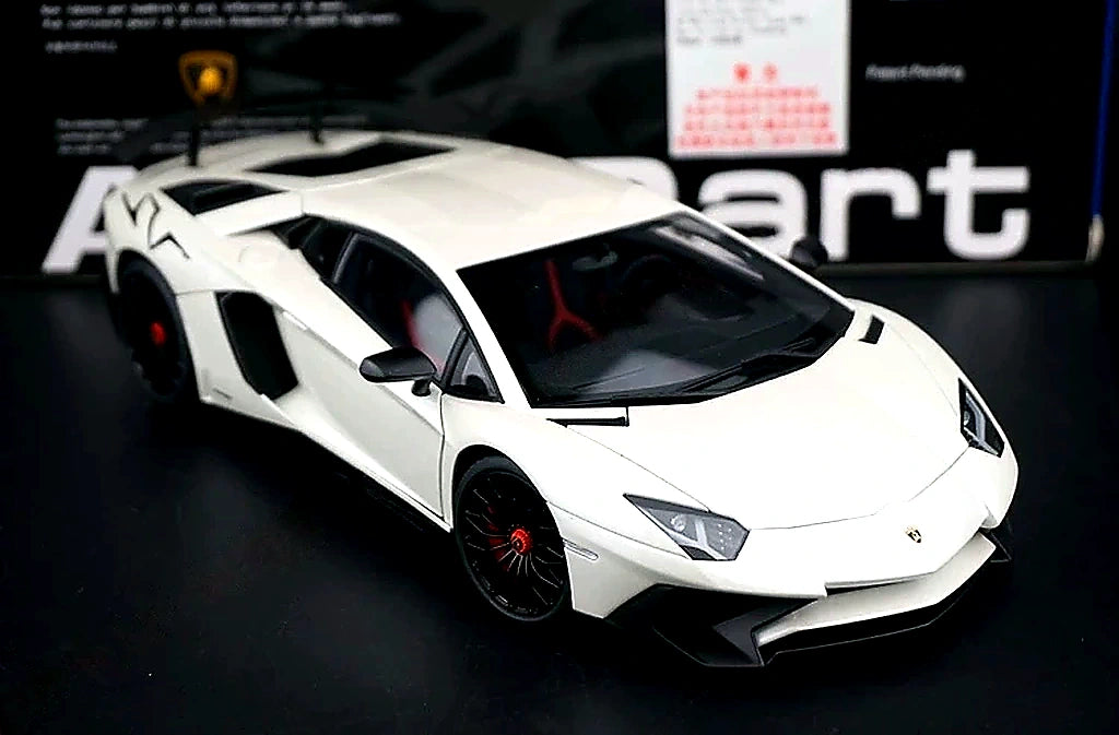 AutoArt Lamborghini 2015 Aventador LP750-4 SV White 1:18 – Modello da collezione pressofuso