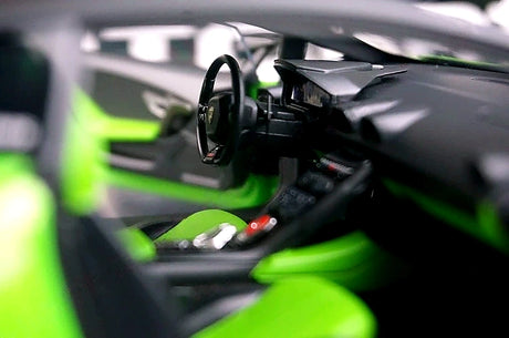 AutoArt Lamborghini 2015 هوراكان LP610-4 LB-ووركس جرين 1:18 – نموذج معدني قابل للجمع من القالب المصبوب