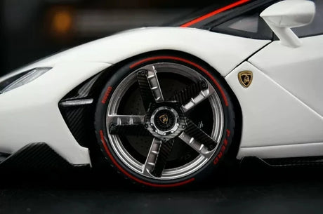 AutoArt Lamborghini 2016 سينتيناريو LP770-4 وايت 1:18 – نموذج معدني قابل للجمع مصبوب.