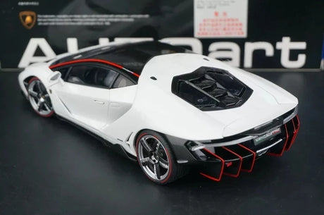 AutoArt Lamborghini 2016 سينتيناريو LP770-4 وايت 1:18 – نموذج معدني قابل للجمع مصبوب.