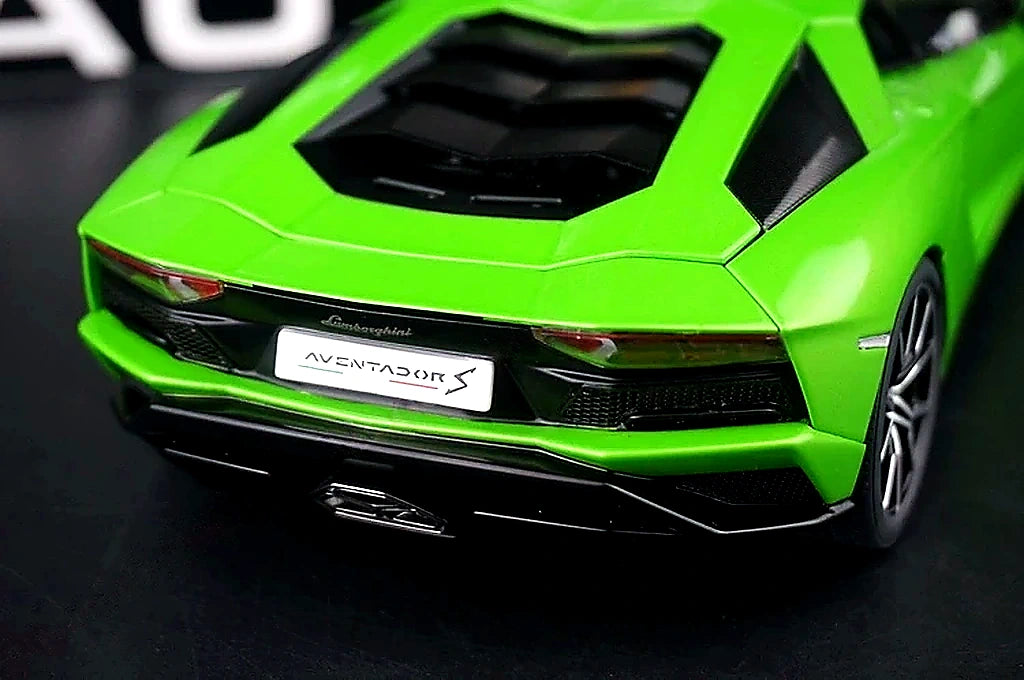 AutoArt Lamborghini 2017 Aventador S LP740-4 Green 1:18 – Collectible Diecast Model Die-Cast