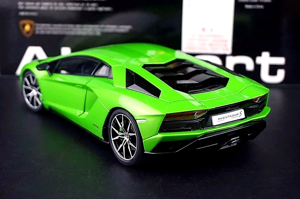 AutoArt Lamborghini 2017 Aventador S LP740-4 Green 1:18 – Collectible Diecast Model Die-Cast