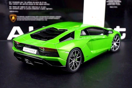 AutoArt Lamborghini 2017 Aventador S LP740-4 Green 1:18 – نموذج معدني قابل للجمع من القالب المصبوب