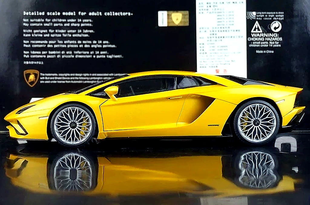 AutoArt Lamborghini 2017 Aventador S LP740-4 Yellow 1:18 – Collectible Diecast Model Die-Cast