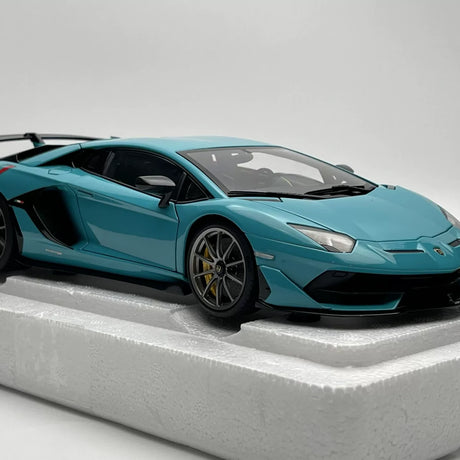 AutoArt Lamborghini 2018 Aventador SVJ فيروز 1:18 – نموذج معدني قابل للجمع من القالب المصبوب
