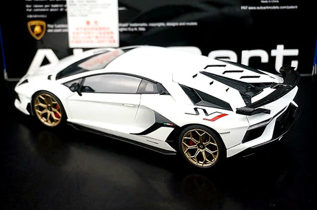 AutoArt Lamborghini 2018 Aventador SVJ وايت 1:18 – نموذج معدني قابل للجمع من القالب المصبوب