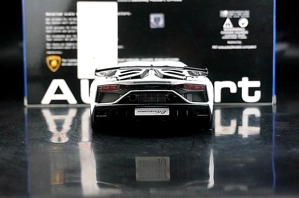 AutoArt Lamborghini 2018 Aventador SVJ White 1:18 – Collectible Diecast Model Die-Cast