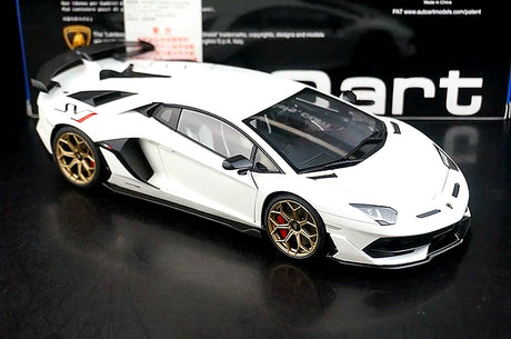 AutoArt Lamborghini 2018 Aventador SVJ وايت 1:18 – نموذج معدني قابل للجمع من القالب المصبوب