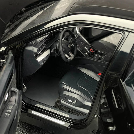 AutoArt Lamborghini 2018 Urus بلاك 1:18 – نموذج معدني قابل للجمع من القالب المصبوب