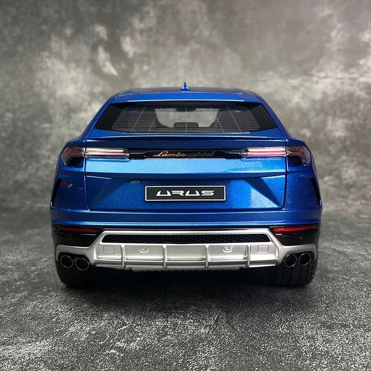 AutoArt Lamborghini 2018 Urus Blue 1:18 – Collectible Diecast Model Die-Cast