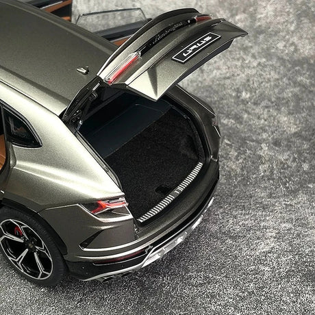 AutoArt Lamborghini 2018 Urus رمادي 1:18 – نموذج معدني قابل للجمع من القالب المصبوب