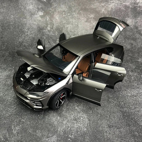 AutoArt Lamborghini 2018 Urus رمادي 1:18 – نموذج معدني قابل للجمع من القالب المصبوب