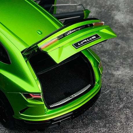 AutoArt Lamborghini 2018 Urus 1:18 الأخضر – نموذج معدني قابل للجمع من القالب المصبوب