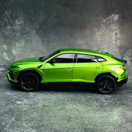 AutoArt Lamborghini 2018 Urus 1:18 الأخضر – نموذج معدني قابل للجمع من القالب المصبوب