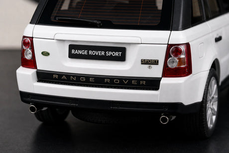 AutoArt Land Rover 2005 Range Rover سبورت وايت 1:18 – نموذج معدني قابل للجمع مصبوب.