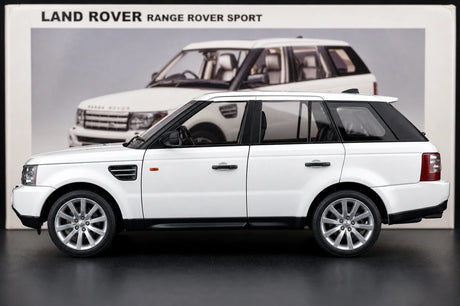 AutoArt Land Rover 2005 Range Rover سبورت وايت 1:18 – نموذج معدني قابل للجمع مصبوب.