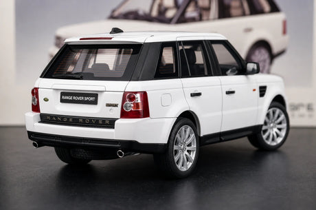 AutoArt Land Rover 2005 Range Rover سبورت وايت 1:18 – نموذج معدني قابل للجمع مصبوب.