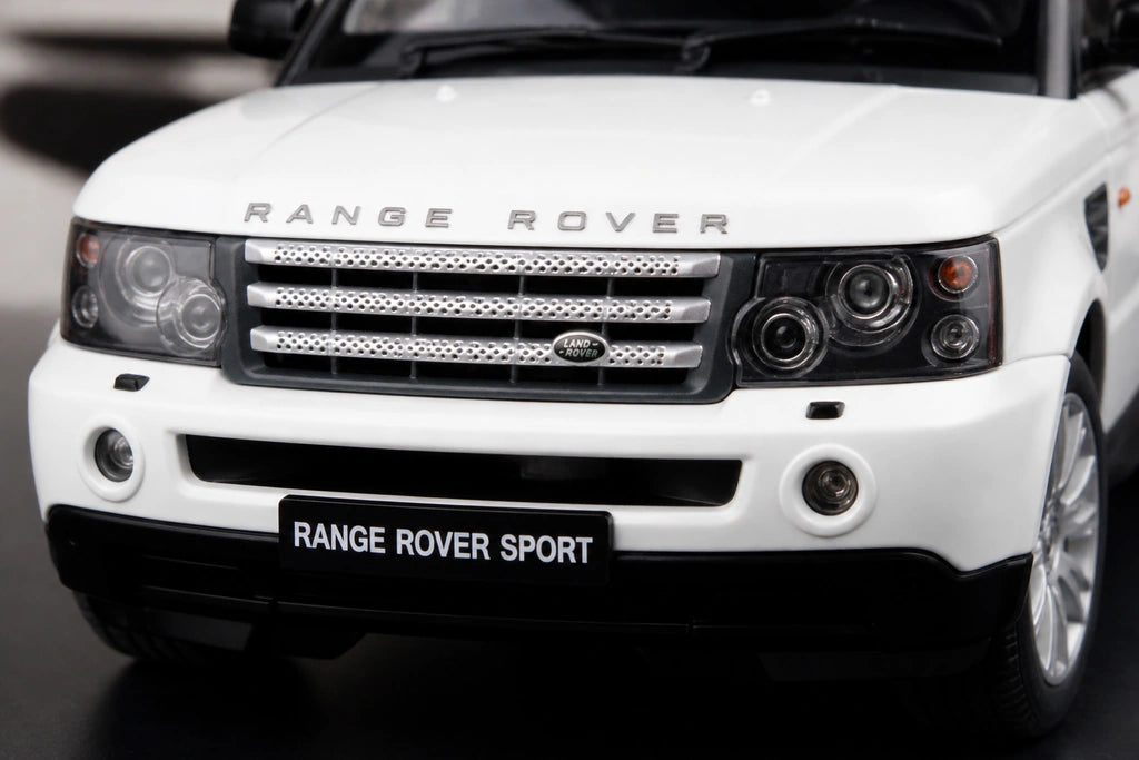 AutoArt Land Rover 2005 Range Rover سبورت وايت 1:18 – نموذج معدني قابل للجمع مصبوب.