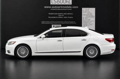 AutoArt Lexus 2007 LS600hL وايت 1:18 – نموذج معدني قابل للجمع مصبوب، مصبوب.