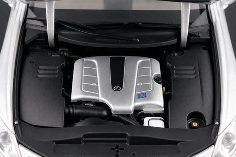 AutoArt Lexus 2007 LS600hL وايت 1:18 – نموذج معدني قابل للجمع مصبوب، مصبوب.