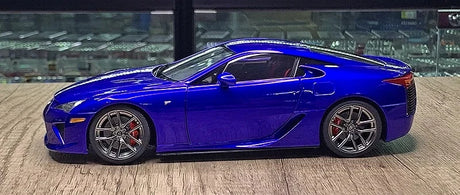 AutoArt Lexus 2010 LFA بلو 1:18 – نموذج معدني قابل للجمع من القالب المصبوب