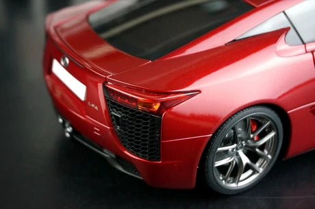 AutoArt Lexus 2010 LFA بورغوندي 1:18 – نموذج معدني قابل للجمع مصبوب.