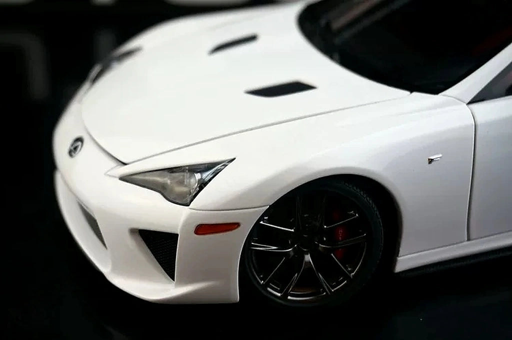 AutoArt Lexus 2010 LFA White 1:18 – Modello da collezione in pressofuso