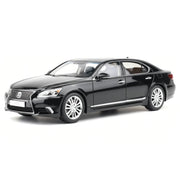 AutoArt Lexus 2013 LS 600hL musta 1:18 – keräilytason painevalettu pienoismalli