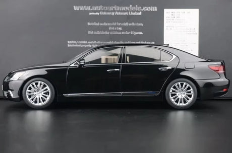 [AutoArt] 1:18 Lexus 2013 LS 600hL Black Model Car Die-Cast
