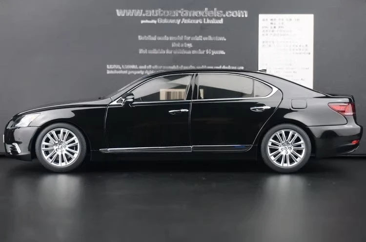 [AutoArt] 1:18 Lexus 2013 LS 600hL Black Model Car Die-Cast