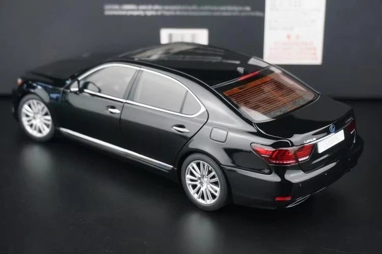 [AutoArt] 1:18 Lexus 2013 LS 600hL Black Model Car Die-Cast