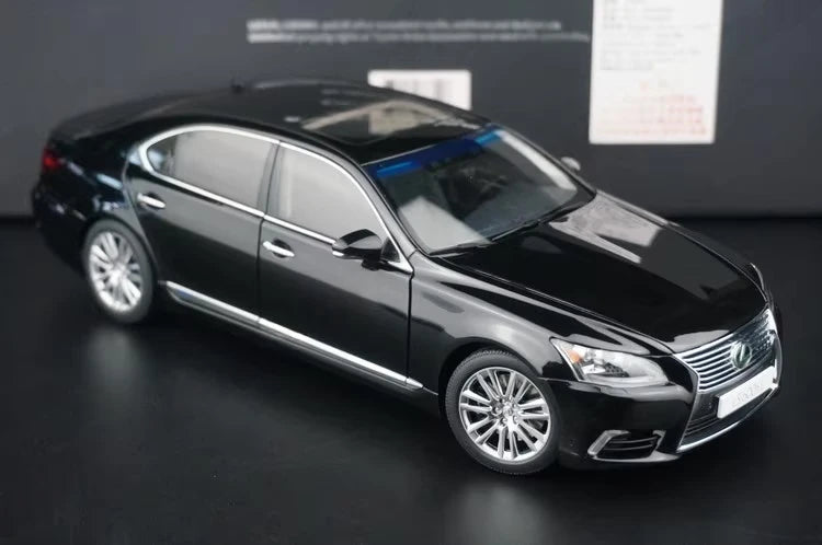 [AutoArt] 1:18 Lexus 2013 LS 600hL Black Model Car Die-Cast