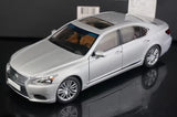 [AutoArt] 1:18 Lexus 2013 LS 600hL Silver Model Car Die-Cast