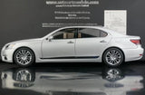 [AutoArt] 1:18 Lexus 2013 LS 600hL Silver Model Car Die-Cast